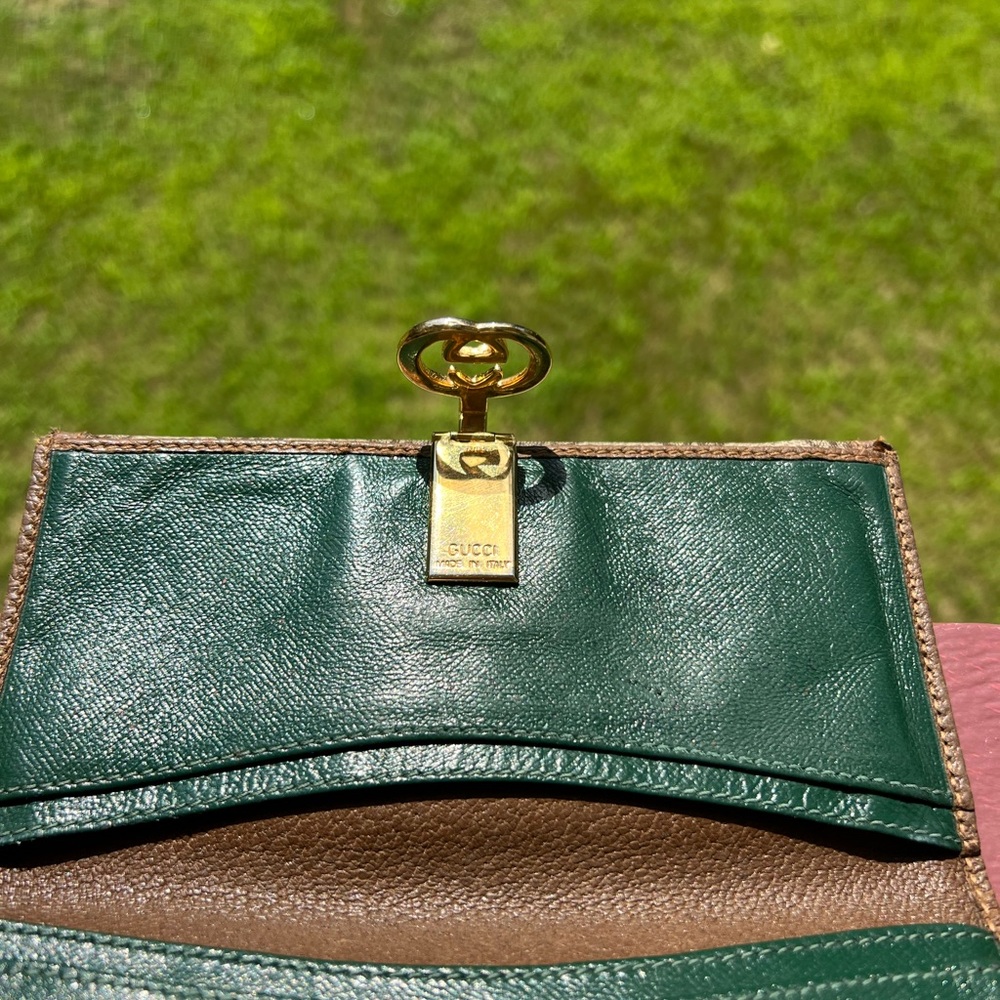 VINTAGE GUCCI CHECKBOOK HOLDER WALLET - Picture 7 of 7